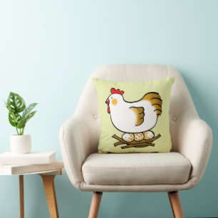 Coussin Jolie poulette de dessin animé sur un nid avec des
