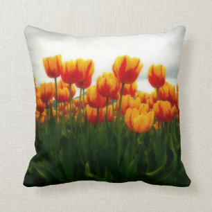 Coussin Jolies tulipes dans le domaine de fleur