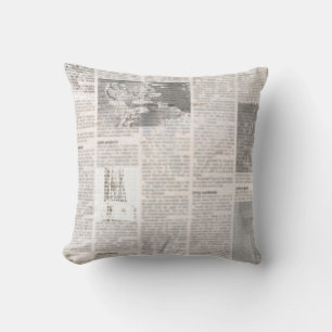 Coussin Journal avec vieux texte illisible. Grunge vintage