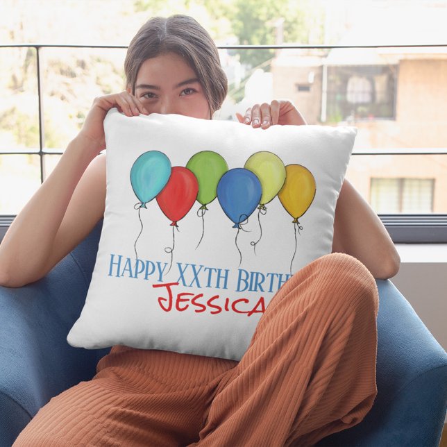 Coussin Joyeux Anniversaire mignon Ballons personnalisés (Colorful whimsical birthday balloons custom pillow.)