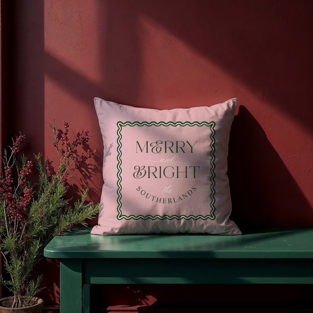 Coussin Joyeux et brillant vert moderne rose Retro Wavy Ph (Merry & Bright Modern Green Pink Retro Wavy Photo Throw Pillow)