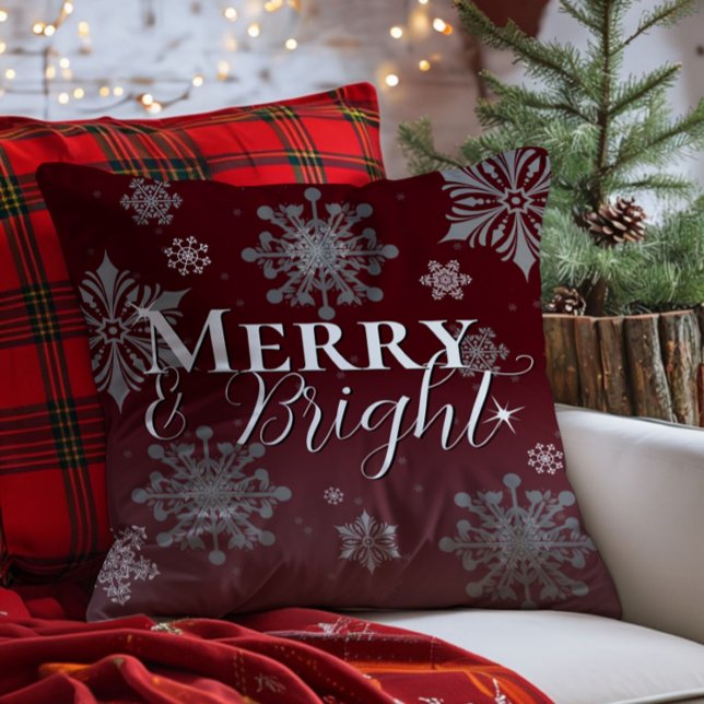 Coussin Joyeux rouge et flocon de neige brillant Noël (Red Merry and Bright Snowflakes Christmas Throw Pillow)