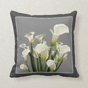 COUSSIN LA CALLA BLANCHE LE BOUQUET SUR LE GRIS