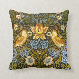 Coussin La fraise vole le carreau