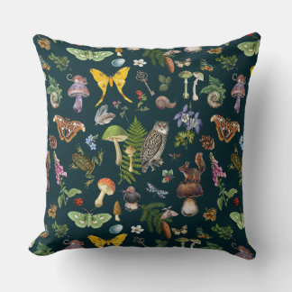 Coussin La magie de la forêt Cottagecore Throw Pillow