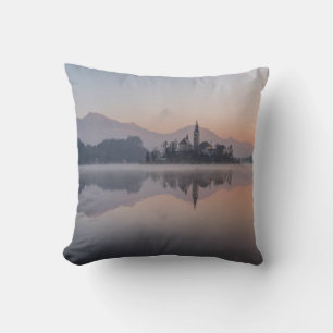 Coussin La Maison Rouge Et Brown Et L'Eau