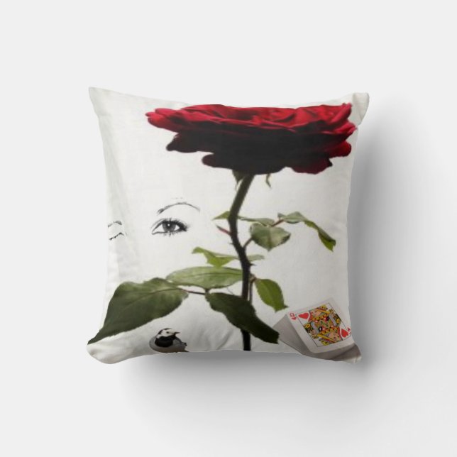 Coussin la reine des coeurs avec s'est levée (Recto)