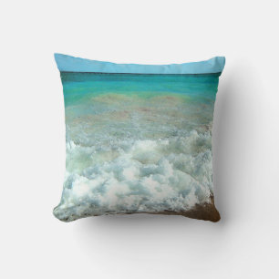 Coussin La scène d'aquarelle de plage animée