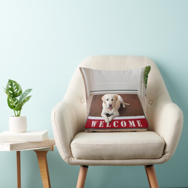 Coussin Labrador Retriever On Welcome Mat (Chaise)