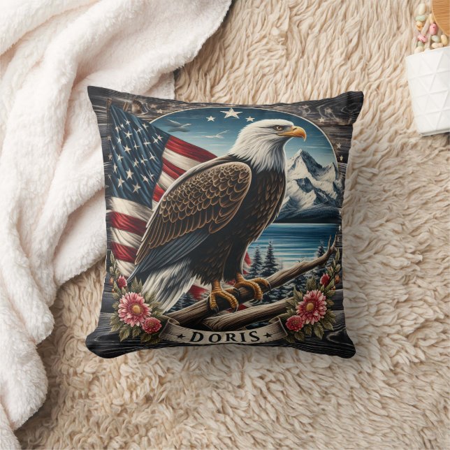 Coussin L'aigle à tête blanche américain perché au bord du (Couverture)