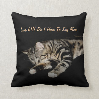 Coussin L'amour est. Bonbon à Kitty