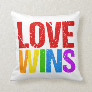Coussin L'amour gagne l'arc-en-ciel