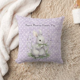 Coussin Lapin de l'amour aux pois blancs et lavande