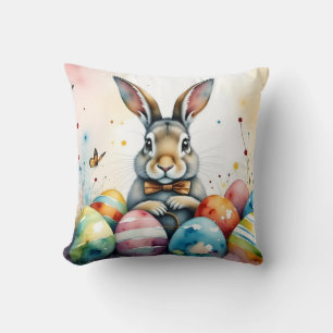 Coussin Lapin de Pâques mignon avec des œufs peints coloré