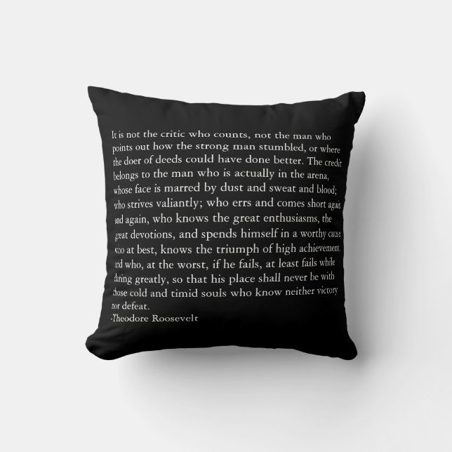 Coussin Le crédit appartient à l'homme dans l'arène (Recto)