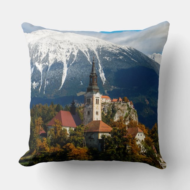 Coussin Le lac a saigné le paysage en automne (Recto)