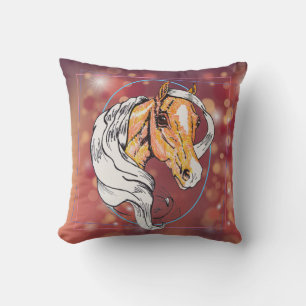 Coussin Le Palomino (lumières bordeaux douces)
