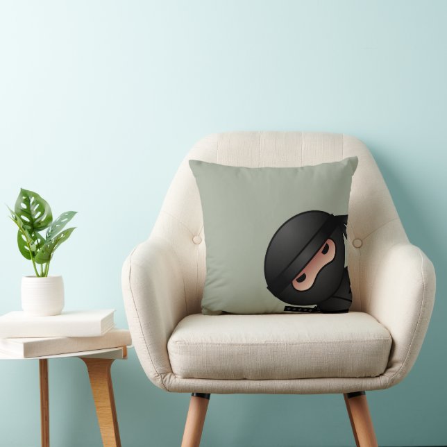 Coussin Le petit guerrier de Ninja sur Sage Green (Chaise)