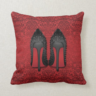 Coussin Le rouge base des chaussures de stylets en DAMASS