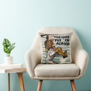 Coussin Le Voilier Se Lève Alors Qu'Il Porte Un Soldat Sur