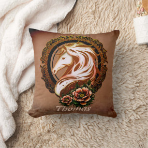 Coussin L'Élégante Tête De Cheval Adorée De Fleurs.