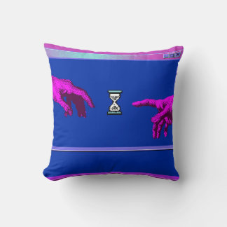 Coussin Les mains vont se toucher en ligne. Concept de s