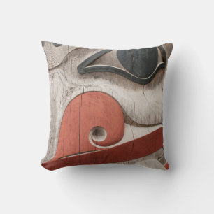 Coussin Les mâts totémiques au Haida Heritage Centre Mus