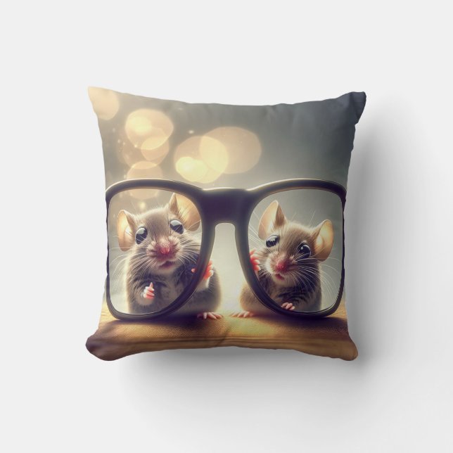 Coussin Les souris regardent à travers les grands verres (Recto)