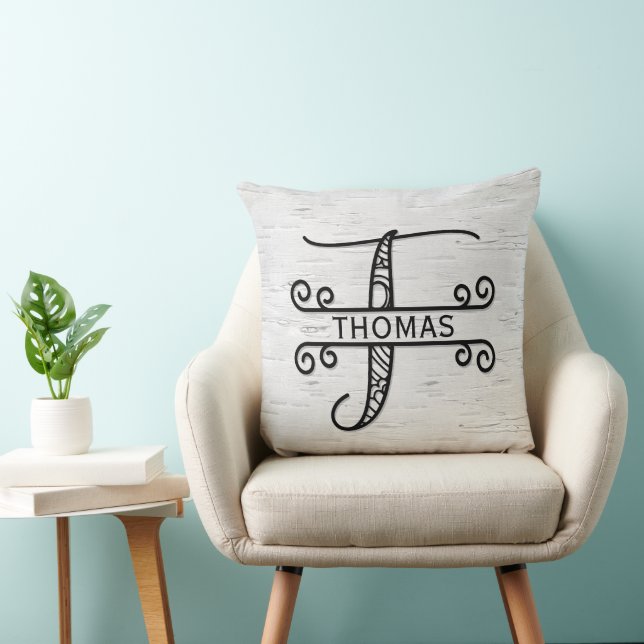 Coussin Lettre monogramme T avec nom de famille (Chaise)