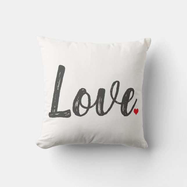 Coussin lettres de texture AMOUR gris avec COEUR rouge | (Recto)
