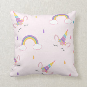 Coussin Licorne et arcs-en-ciel heureux