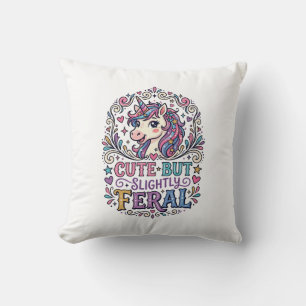 Coussin Licorne Mignonne mais Légèrement Sauvage Fond Blan