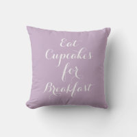 Lilac Mange Des Cupcakes Pour Le Petit Déjeuner Co