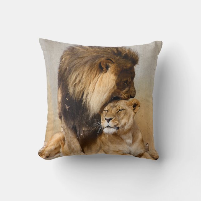 Coussin Lion masculin et femelle dans l'amour (Recto)