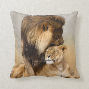 Coussin Lion masculin et femelle dans l'amour