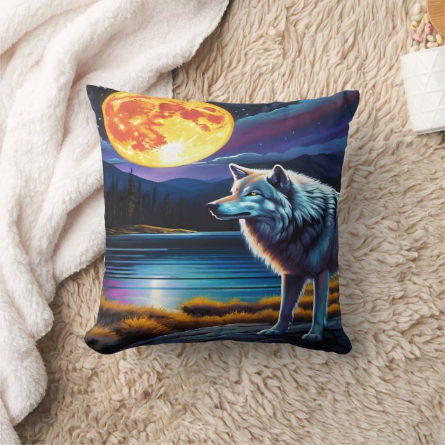 Coussin Loup majestueux sous Pleine lune brillante au lac (Couverture)