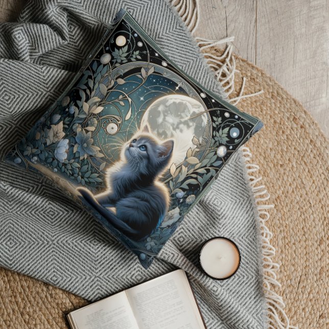Coussin Lune Art Nouveau Kitten Sous Ciel Céleste (This cute kitten pillow is going to take you to the moon)
