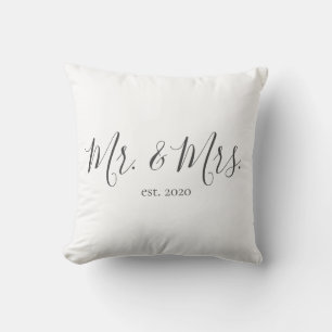 Coussin M. & Mme Throw Pillow pour l'anniversaire des jeun