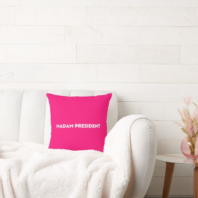 Coussin Madame la Présidente, typographie moderne rose vif (Canapé)