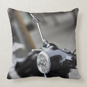 Coussin Madrid, scooter noir Vespa