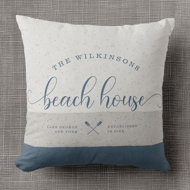 Coussin Maison de plage moderne Nom de famille Écriture ma (Créateur téléchargé)