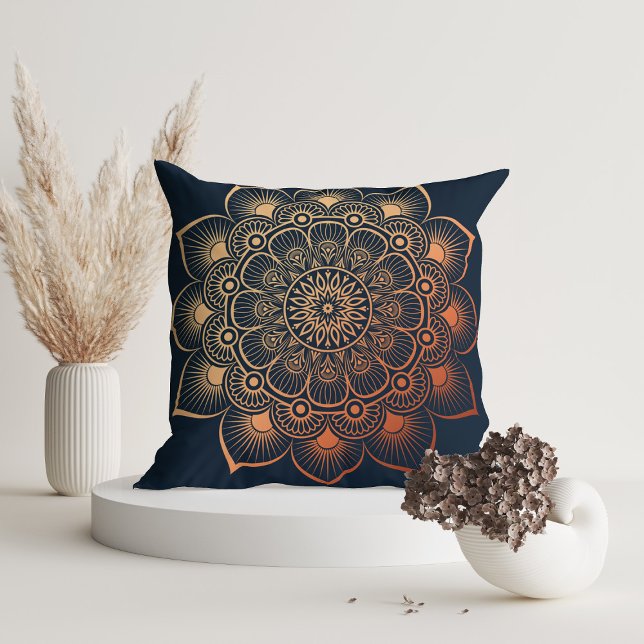Coussin Mandala (Modern Navy Blue Peach Mandala Throw Pillow in a white room with dry flowers)