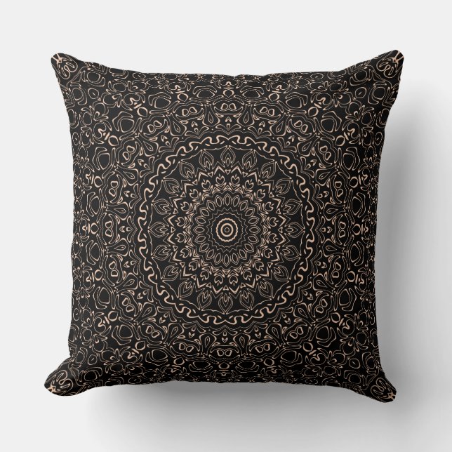 Coussin Mandala beige abricot avec symétrie élégante (Recto)