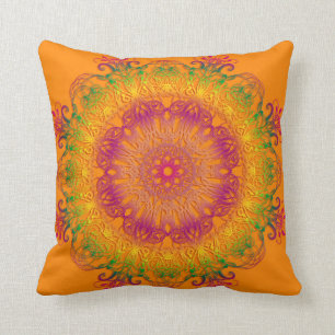 Coussin Mandala floral ethnique sur le fond orange