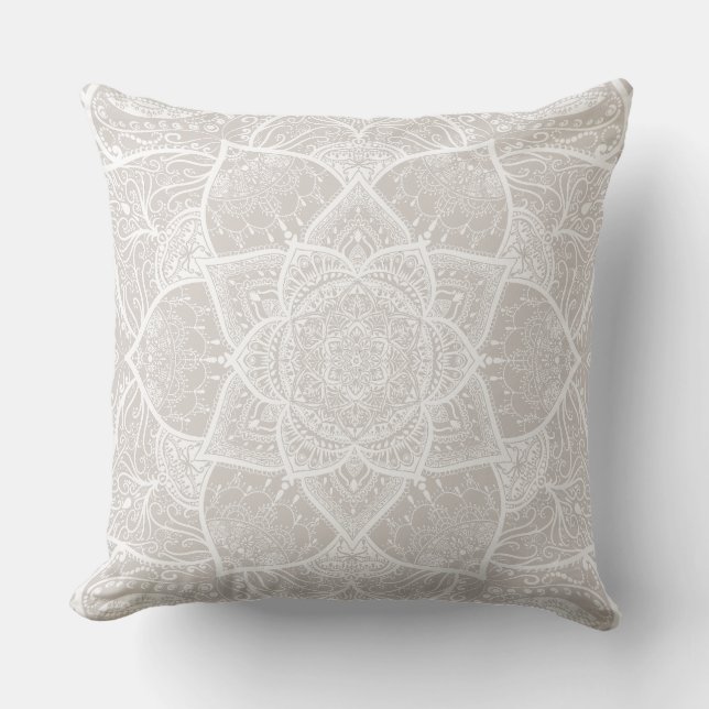 Coussin Mandala gris et blanc - Loergann dans Lynx (Recto)