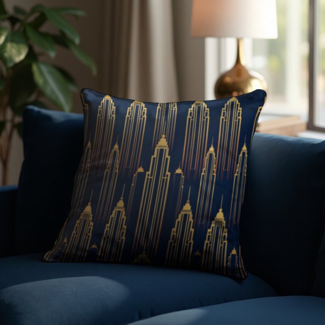 Coussin Métropole en laiton Rose - Géométrie Luxe Déco (Jazz Age opulence. Rose brass Art Deco skyscrapers for luxurious interiors.)