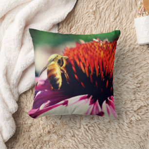 Coussin Miel Abeille Sur Le Confleur Fermer
