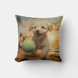 Coussin 🐕 mignonne chiot de caniche avec balles de tennis