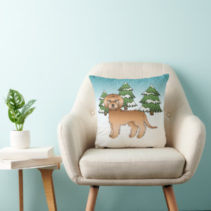 Coussin Mini Goldendoodle abricot dans une forêt hivernale