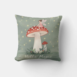 Coussin Minuscule fée perchée sur un champignon et brillan